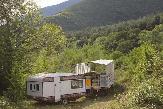 Rubbish caravan clearance